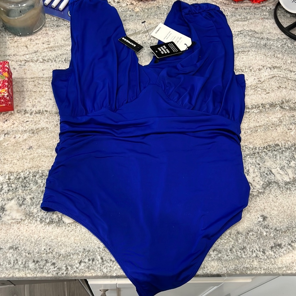 Express body contour, bodysuit size L nwt